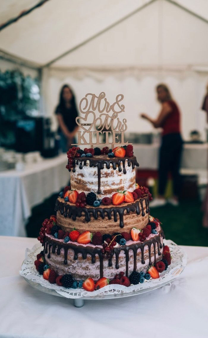 Personalisierter Hochzeitstorte-Caketopper, Mrs and Mr mit Datum