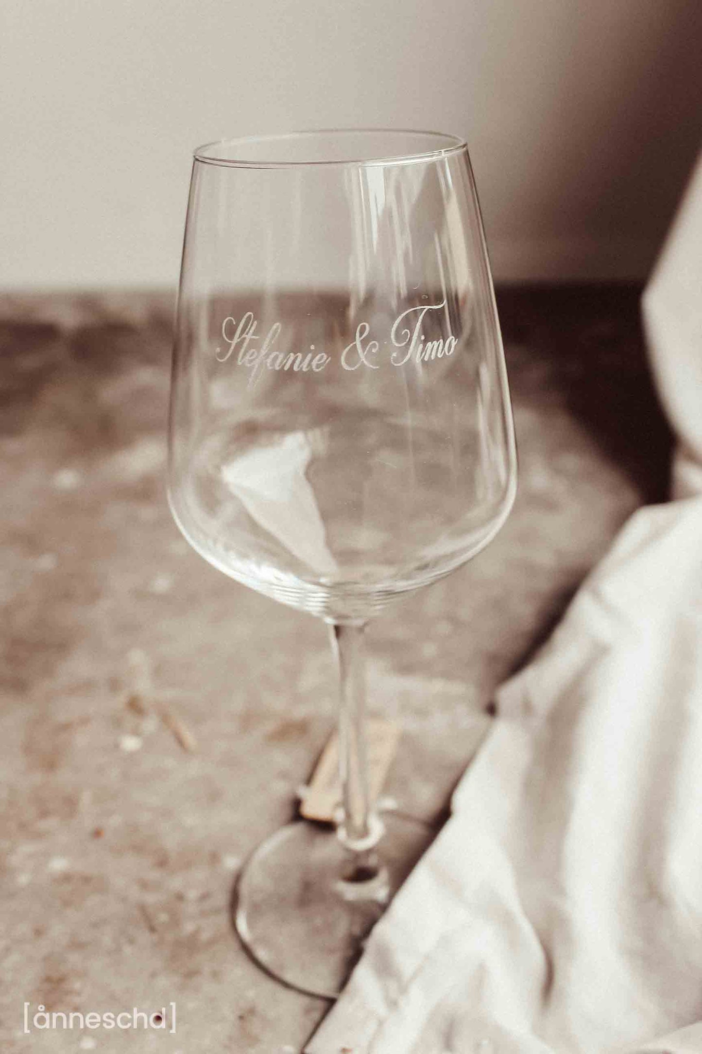 Weinglas mit Gravur, personalisierbares Glas-Geschenk
