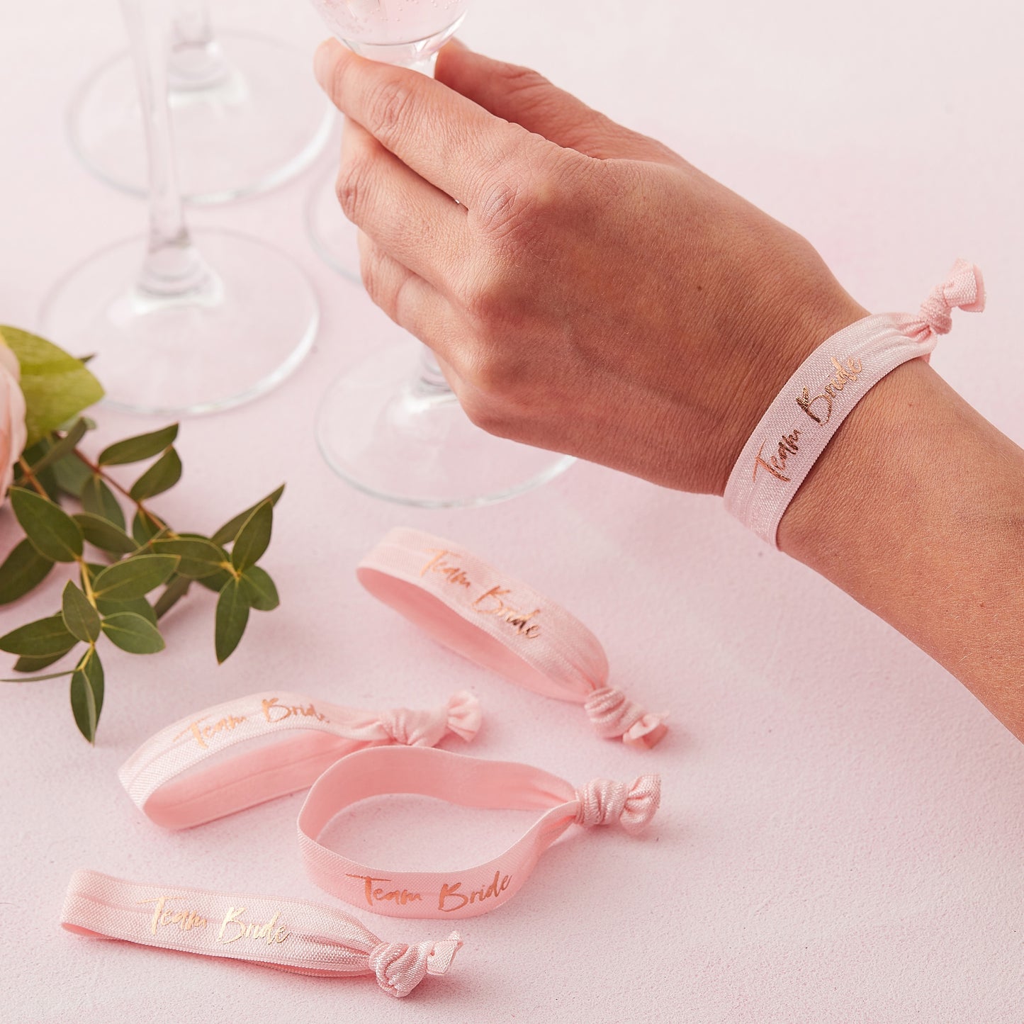 JGA 5 Team Bride Armbänder Haarband
