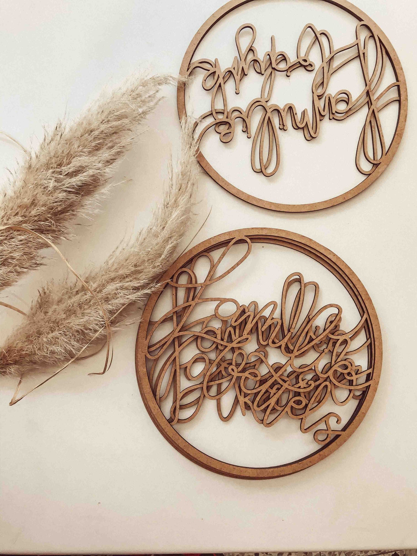 Personalisiertes Familien-Holzschild, Holzkranz 25cm