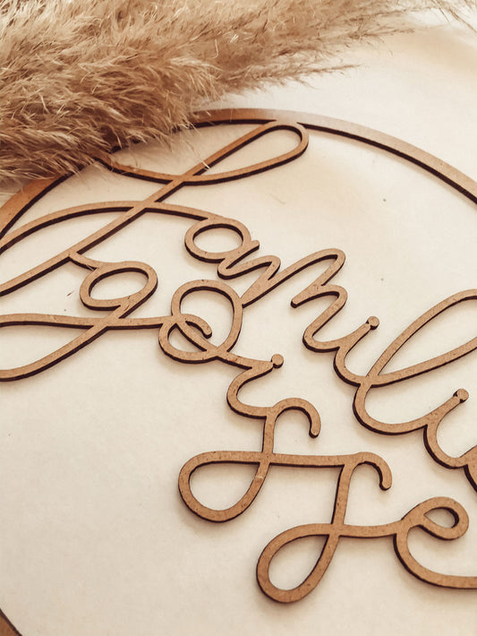 Personalisiertes Familien-Holzschild, Holzkranz 25cm