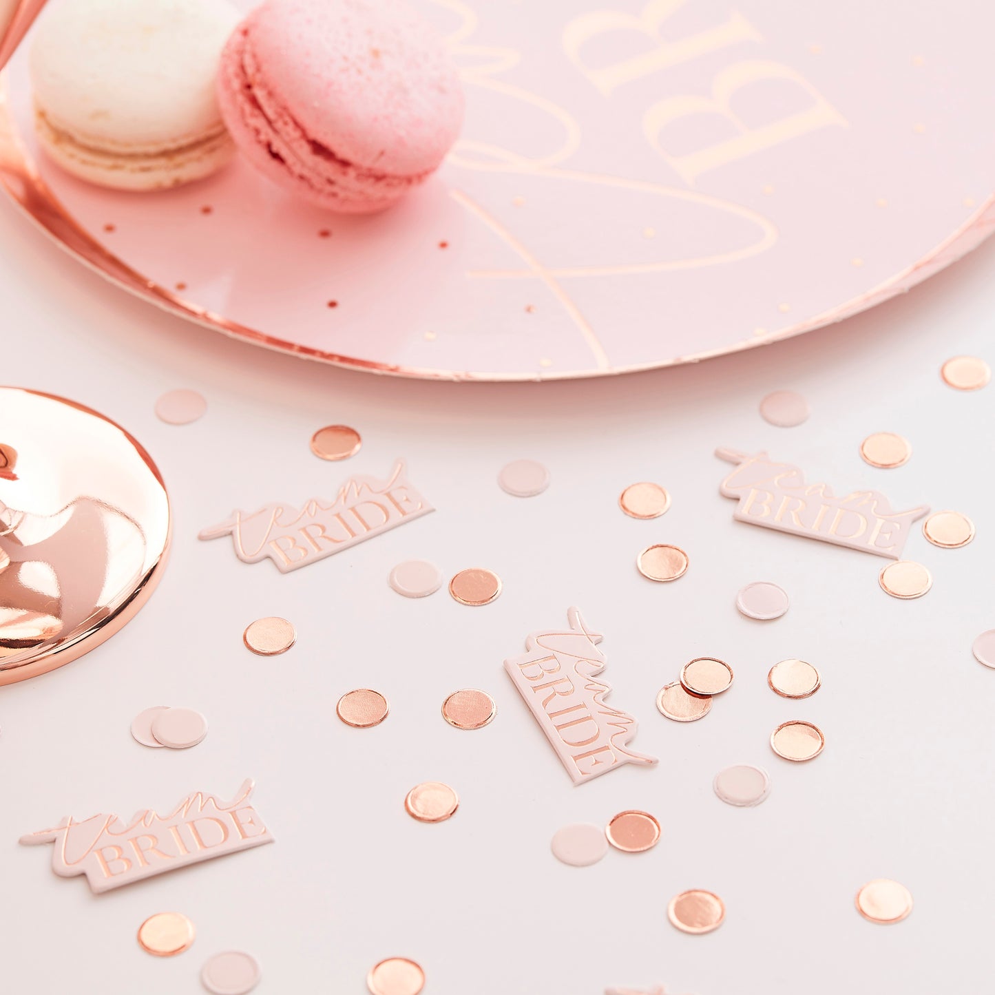 JGA Team Bride, JGA-Streudeko in Rosa und Roségold, Confetti